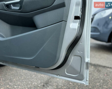 Серый Форд Си-Макс, объемом двигателя 1.6 л и пробегом 234 тыс. км за 9300 $, фото 65 на Automoto.ua