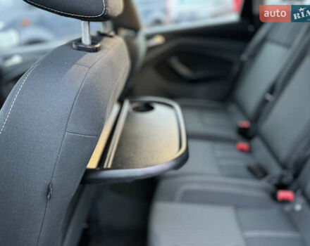Серый Форд Си-Макс, объемом двигателя 1.6 л и пробегом 234 тыс. км за 9300 $, фото 42 на Automoto.ua