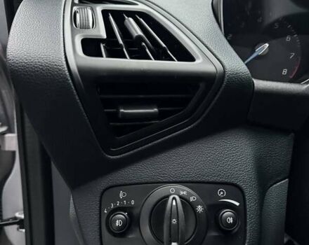 Серый Форд Си-Макс, объемом двигателя 1.6 л и пробегом 218 тыс. км за 7900 $, фото 41 на Automoto.ua