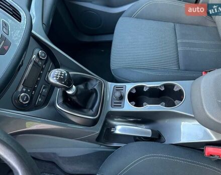 Серый Форд Си-Макс, объемом двигателя 1.6 л и пробегом 207 тыс. км за 7600 $, фото 15 на Automoto.ua