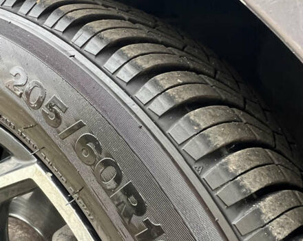 Серый Форд Си-Макс, объемом двигателя 1.6 л и пробегом 138 тыс. км за 9300 $, фото 17 на Automoto.ua