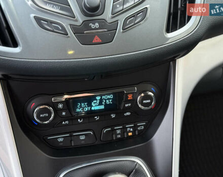 Серый Форд Си-Макс, объемом двигателя 1.6 л и пробегом 239 тыс. км за 8650 $, фото 3 на Automoto.ua