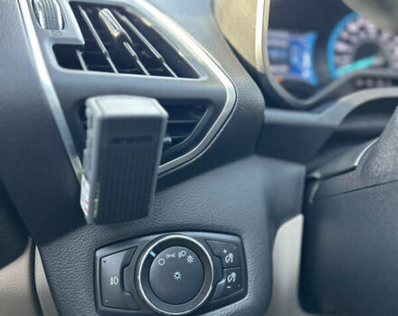 Сірий Форд Сі-Макс, об'ємом двигуна 2 л та пробігом 82 тис. км за 13000 $, фото 26 на Automoto.ua