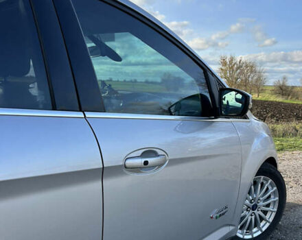 Сірий Форд Сі-Макс, об'ємом двигуна 2 л та пробігом 82 тис. км за 13000 $, фото 5 на Automoto.ua