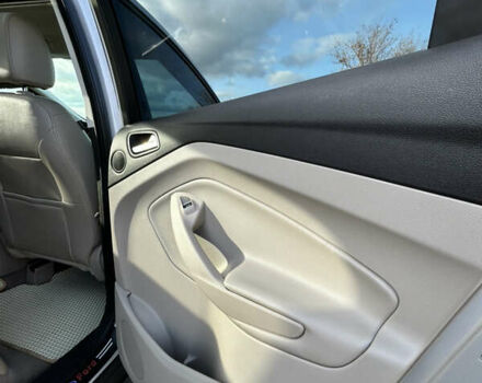 Сірий Форд Сі-Макс, об'ємом двигуна 2 л та пробігом 82 тис. км за 13000 $, фото 21 на Automoto.ua