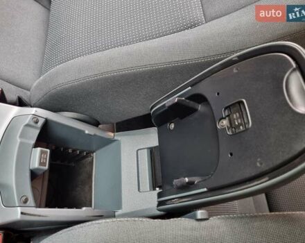 Сірий Форд Сі-Макс, об'ємом двигуна 1 л та пробігом 136 тис. км за 6950 $, фото 20 на Automoto.ua