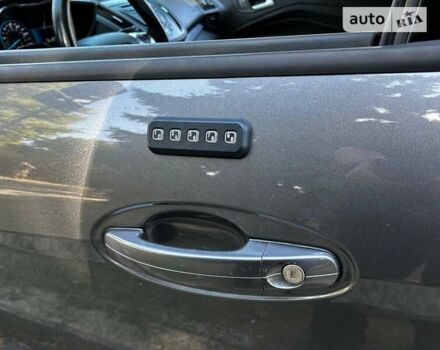 Сірий Форд Сі-Макс, об'ємом двигуна 2 л та пробігом 84 тис. км за 11980 $, фото 23 на Automoto.ua