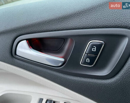 Серый Форд Си-Макс, объемом двигателя 2 л и пробегом 210 тыс. км за 14350 $, фото 21 на Automoto.ua