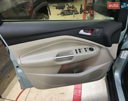 Серый Форд Си-Макс, объемом двигателя 2 л и пробегом 311 тыс. км за 10500 $, фото 18 на Automoto.ua