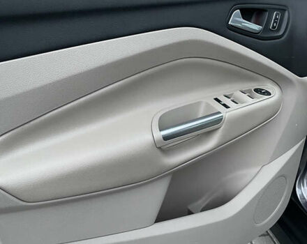 Серый Форд Си-Макс, объемом двигателя 2 л и пробегом 210 тыс. км за 14350 $, фото 19 на Automoto.ua