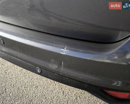 Серый Форд Си-Макс, объемом двигателя 2 л и пробегом 128 тыс. км за 11000 $, фото 7 на Automoto.ua