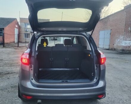 Серый Форд Си-Макс, объемом двигателя 1.6 л и пробегом 115 тыс. км за 9000 $, фото 3 на Automoto.ua