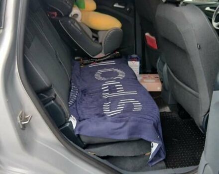 Серый Форд Си-Макс, объемом двигателя 1.56 л и пробегом 248 тыс. км за 7700 $, фото 7 на Automoto.ua