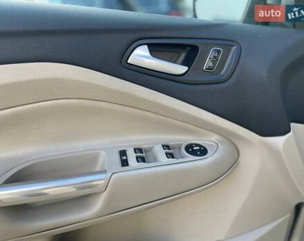 Сірий Форд Сі-Макс, об'ємом двигуна 2 л та пробігом 173 тис. км за 11500 $, фото 6 на Automoto.ua