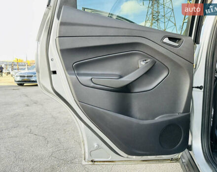 Сірий Форд Сі-Макс, об'ємом двигуна 2 л та пробігом 240 тис. км за 13400 $, фото 17 на Automoto.ua