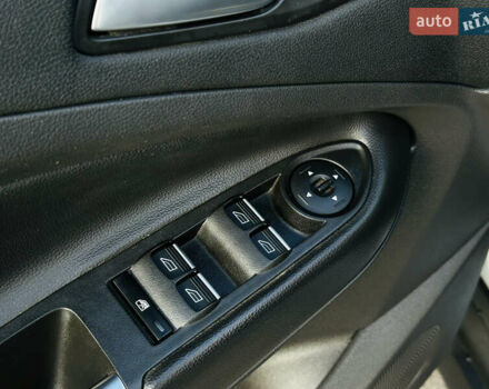 Сірий Форд Сі-Макс, об'ємом двигуна 2 л та пробігом 240 тис. км за 13400 $, фото 26 на Automoto.ua