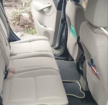 Сірий Форд Сі-Макс, об'ємом двигуна 2 л та пробігом 96 тис. км за 14200 $, фото 8 на Automoto.ua