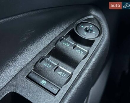Сірий Форд Сі-Макс, об'ємом двигуна 0 л та пробігом 218 тис. км за 13290 $, фото 23 на Automoto.ua