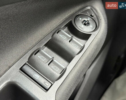 Сірий Форд Сі-Макс, об'ємом двигуна 2 л та пробігом 210 тис. км за 11900 $, фото 23 на Automoto.ua