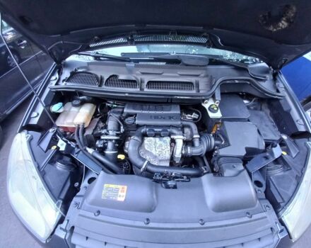 Серый Форд Си-Макс, объемом двигателя 1.6 л и пробегом 238 тыс. км за 4990 $, фото 11 на Automoto.ua