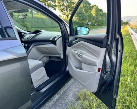 Серый Форд Си-Макс, объемом двигателя 2 л и пробегом 108 тыс. км за 12000 $, фото 10 на Automoto.ua