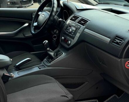 Серый Форд Си-Макс, объемом двигателя 1.6 л и пробегом 179 тыс. км за 7100 $, фото 15 на Automoto.ua