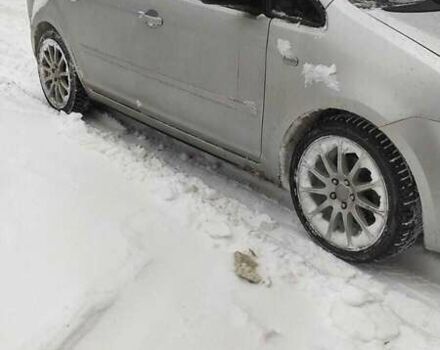 Серый Форд Си-Макс, объемом двигателя 1.6 л и пробегом 300 тыс. км за 5000 $, фото 1 на Automoto.ua