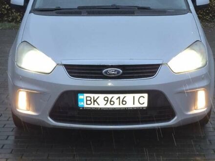 Серый Форд Си-Макс, объемом двигателя 1.56 л и пробегом 333 тыс. км за 5000 $, фото 1 на Automoto.ua