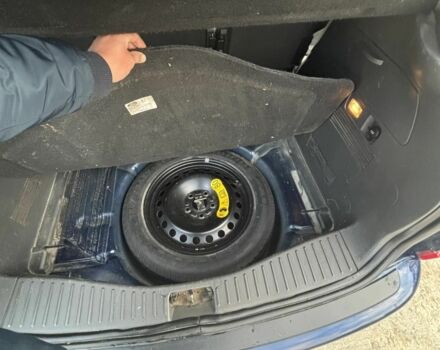 Синий Форд Си-Макс, объемом двигателя 1.8 л и пробегом 258 тыс. км за 3700 $, фото 1 на Automoto.ua