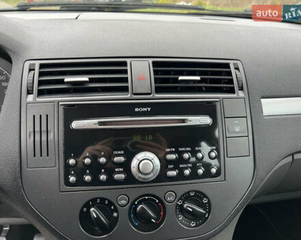 Синій Форд Сі-Макс, об'ємом двигуна 1.6 л та пробігом 179 тис. км за 4800 $, фото 53 на Automoto.ua