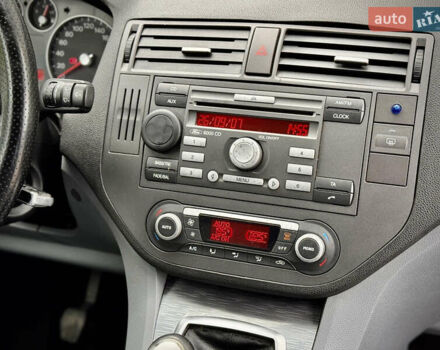 Синій Форд Сі-Макс, об'ємом двигуна 1.6 л та пробігом 240 тис. км за 4750 $, фото 17 на Automoto.ua