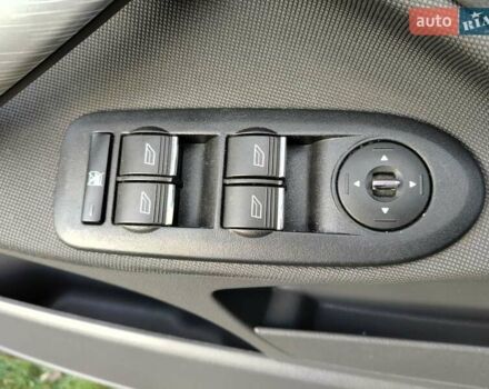 Синій Форд Сі-Макс, об'ємом двигуна 2 л та пробігом 129 тис. км за 5700 $, фото 27 на Automoto.ua