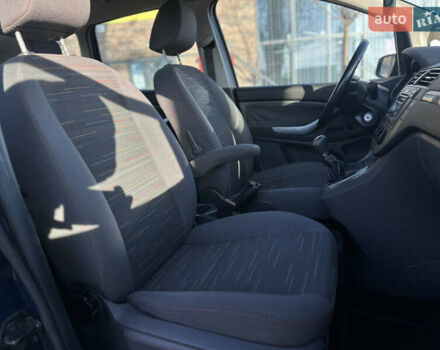 Синий Форд Си-Макс, объемом двигателя 1.6 л и пробегом 242 тыс. км за 5600 $, фото 36 на Automoto.ua