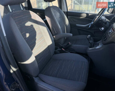 Синий Форд Си-Макс, объемом двигателя 1.6 л и пробегом 242 тыс. км за 5600 $, фото 37 на Automoto.ua