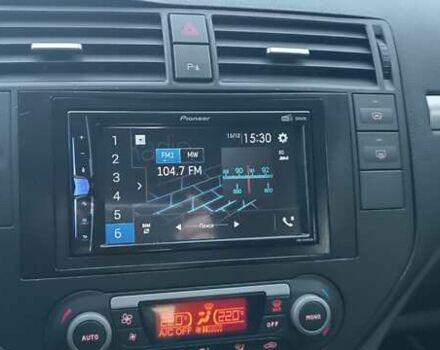 Зеленый Форд Си-Макс, объемом двигателя 1.8 л и пробегом 265 тыс. км за 6300 $, фото 9 на Automoto.ua