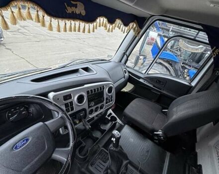 Білий Форд Карго, об'ємом двигуна 12 л та пробігом 165 тис. км за 99189 $, фото 6 на Automoto.ua