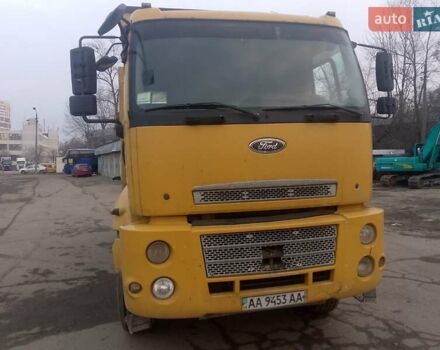 Желтый Форд Карго, объемом двигателя 8.97 л и пробегом 379 тыс. км за 29000 $, фото 3 на Automoto.ua