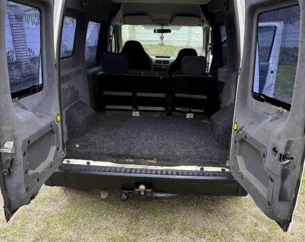 Белый Форд Коннект, объемом двигателя 1.8 л и пробегом 230 тыс. км за 4000 $, фото 8 на Automoto.ua