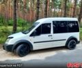 Белый Форд Коннект, объемом двигателя 1.8 л и пробегом 327 тыс. км за 4150 $, фото 3 на Automoto.ua
