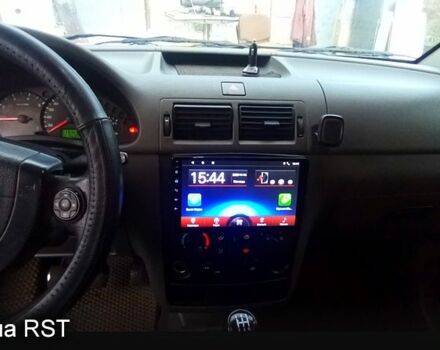 Білий Форд Коннект, об'ємом двигуна 1.8 л та пробігом 313 тис. км за 4500 $, фото 6 на Automoto.ua