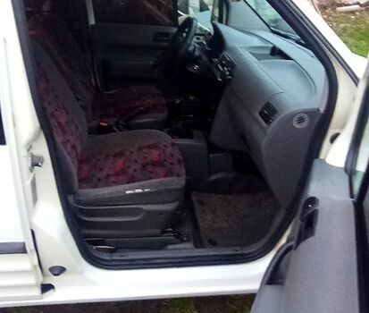 Білий Форд Коннект, об'ємом двигуна 1.8 л та пробігом 313 тис. км за 4500 $, фото 11 на Automoto.ua