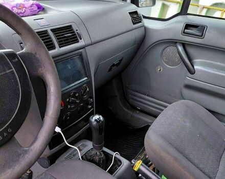 Форд Коннект 2004 в Черноморске (Ильичевске) на Automoto.ua Белый Форд Коннект, объемом двигателя 1.8 л и пробегом 0 тыс. км за 2900 $, фото 4 на Automoto.ua