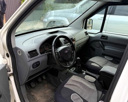 Белый Форд Коннект, объемом двигателя 1.8 л и пробегом 300 тыс. км за 5000 $, фото 3 на Automoto.ua