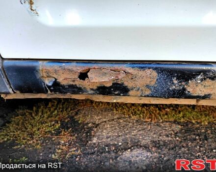 Белый Форд Коннект, объемом двигателя 1.8 л и пробегом 330 тыс. км за 4200 $, фото 4 на Automoto.ua