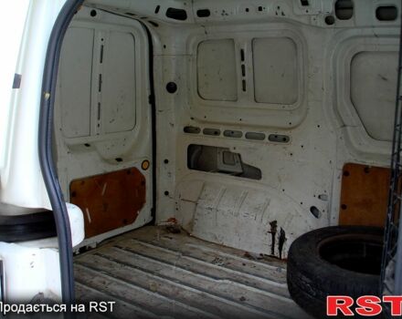 Белый Форд Коннект, объемом двигателя 1.8 л и пробегом 320 тыс. км за 3500 $, фото 8 на Automoto.ua