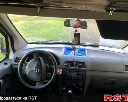 Белый Форд Коннект, объемом двигателя 1.8 л и пробегом 434 тыс. км за 2700 $, фото 3 на Automoto.ua