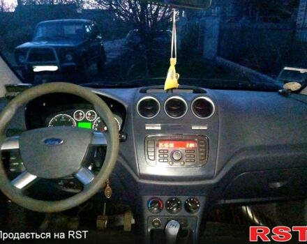 Белый Форд Коннект, объемом двигателя 1.8 л и пробегом 214 тыс. км за 4300 $, фото 4 на Automoto.ua