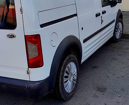 Белый Форд Коннект, объемом двигателя 1.8 л и пробегом 200 тыс. км за 4200 $, фото 2 на Automoto.ua