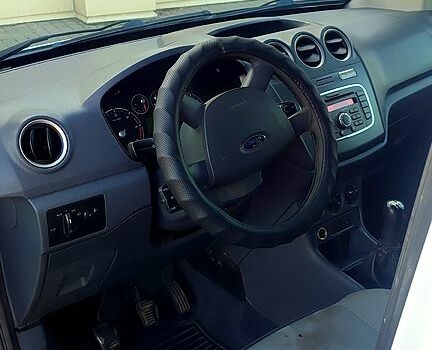 Белый Форд Коннект, объемом двигателя 1.8 л и пробегом 200 тыс. км за 4200 $, фото 4 на Automoto.ua