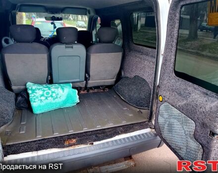 Белый Форд Коннект, объемом двигателя 1.8 л и пробегом 254 тыс. км за 6000 $, фото 3 на Automoto.ua